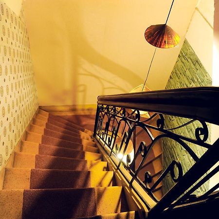 Queen Homestay Hue Buitenkant foto