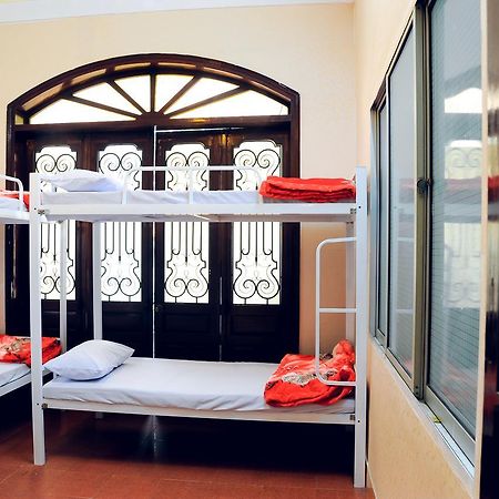 Queen Homestay Hue Buitenkant foto