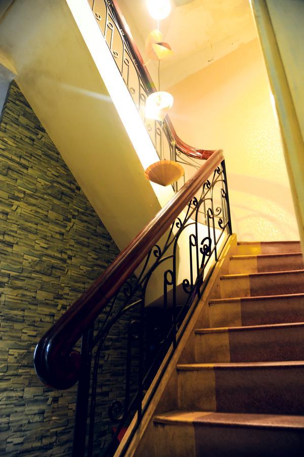 Queen Homestay Hue Buitenkant foto