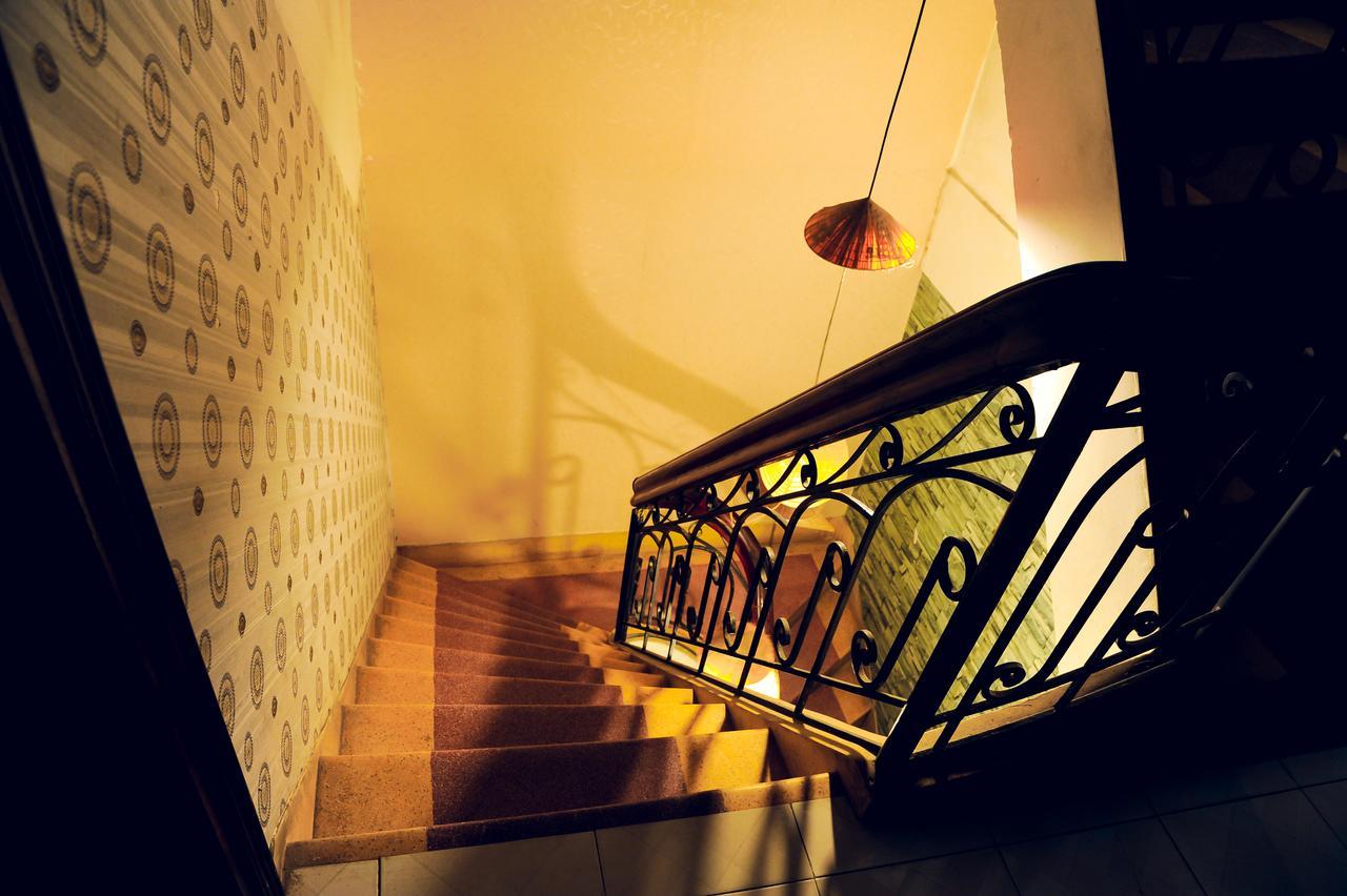 Queen Homestay Hue Buitenkant foto