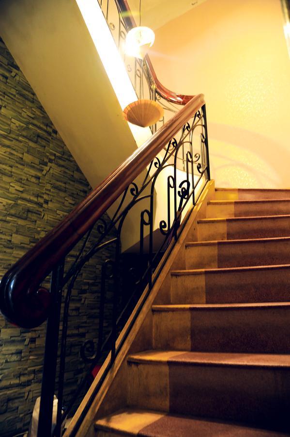Queen Homestay Hue Buitenkant foto